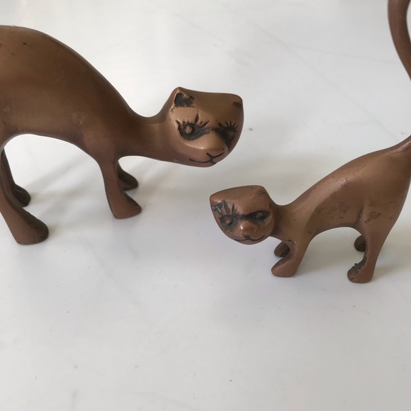 Vintage MCM pair of brass cats home decor - Picture 8 of 8